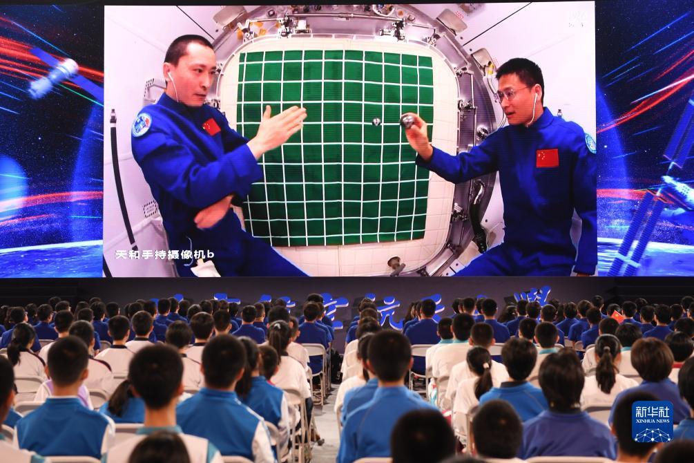 奔驰宝马游戏电玩城在线玩